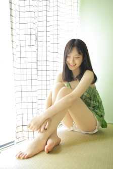 枕边有张脸